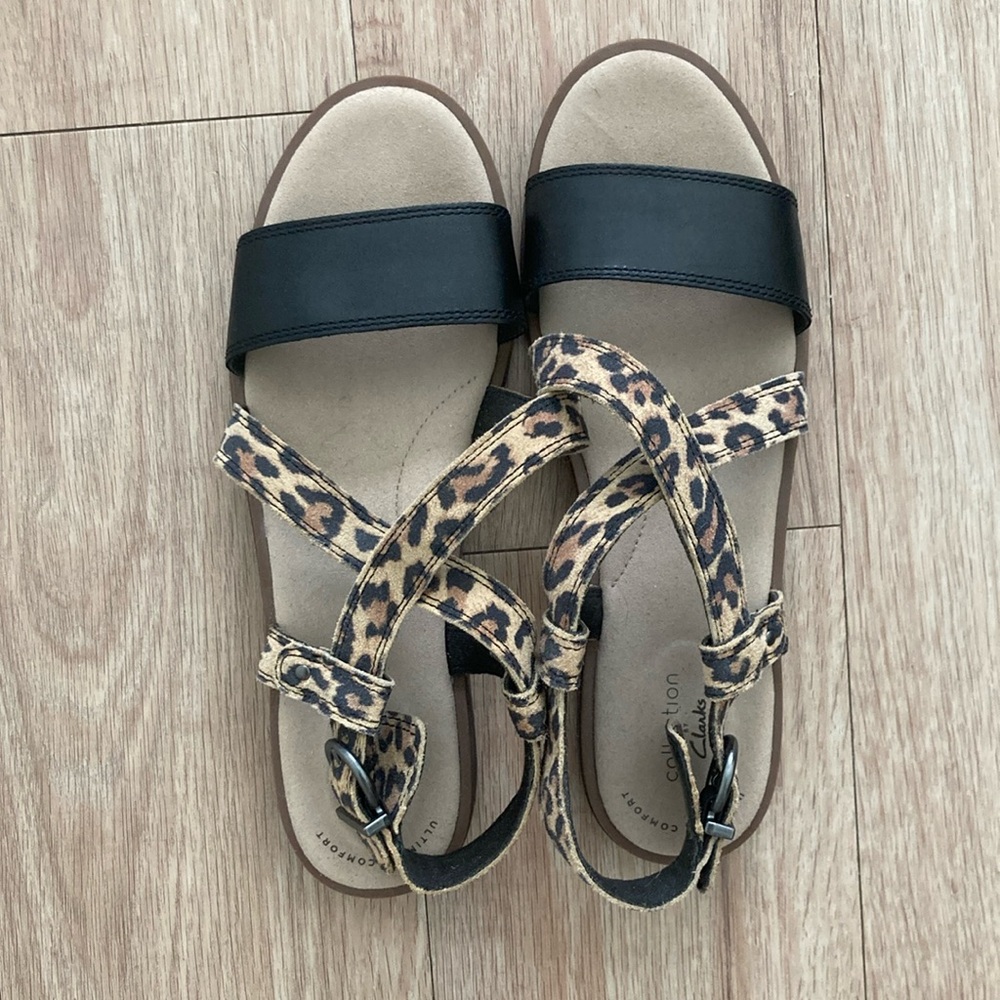 Cloudsteppers by Clarks Black and Brown Sandals with Crisscross Straps